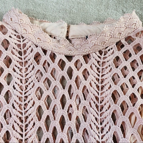 DOLCE CABO Satin Bell Sleeve Lace Blouse With Attached Camisole Women's Size M - Picture 4 of 13